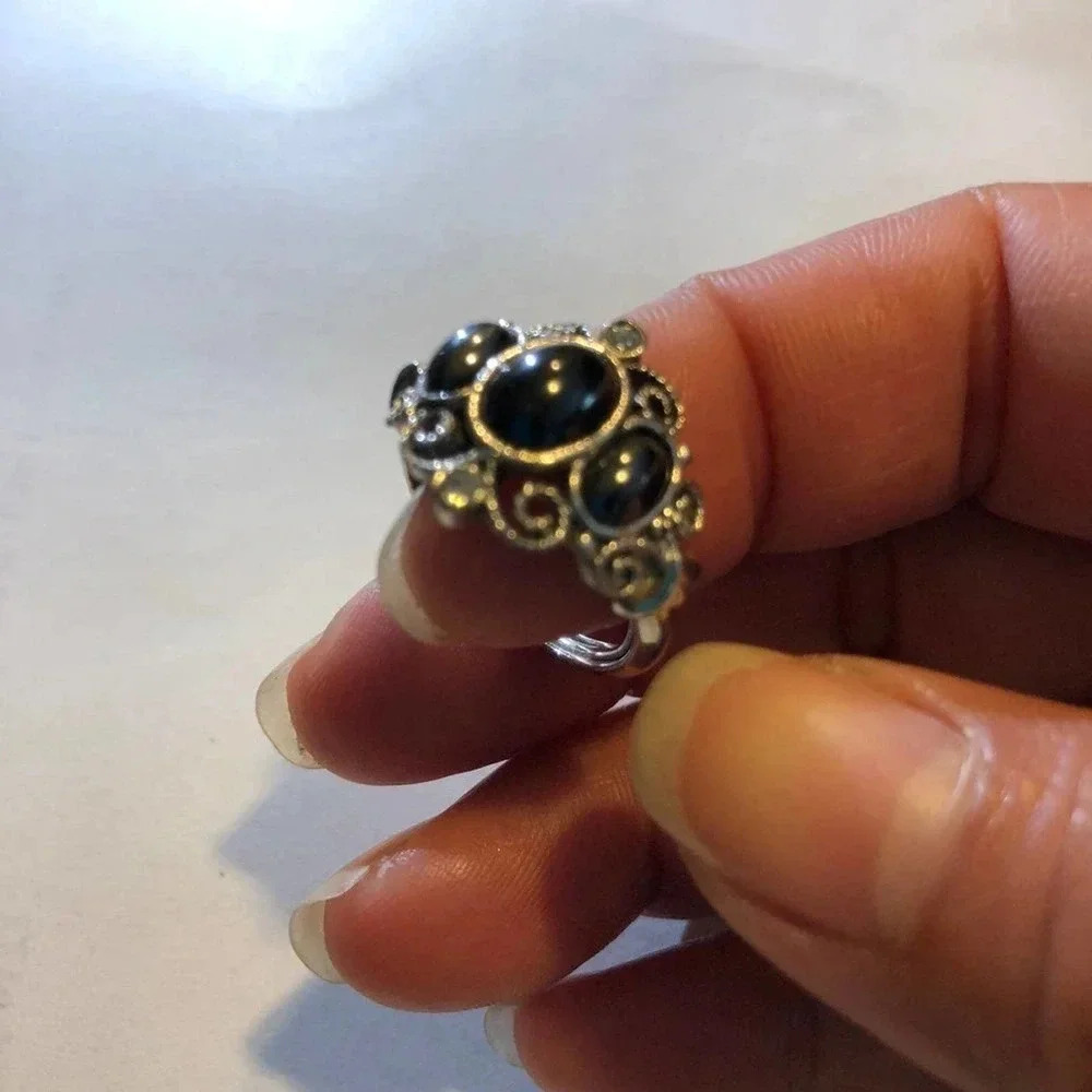 Elegant Silver and Black Women's Ring